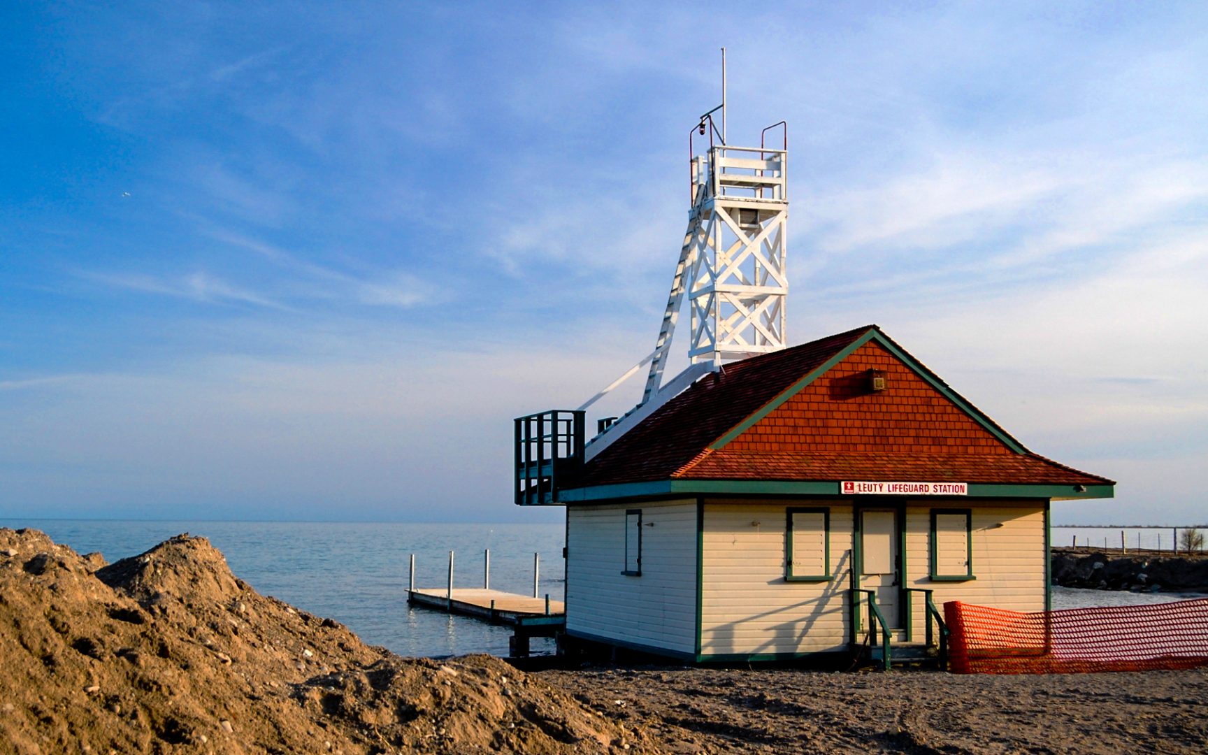 Lake Ontario and Leuty Lifeguard Station